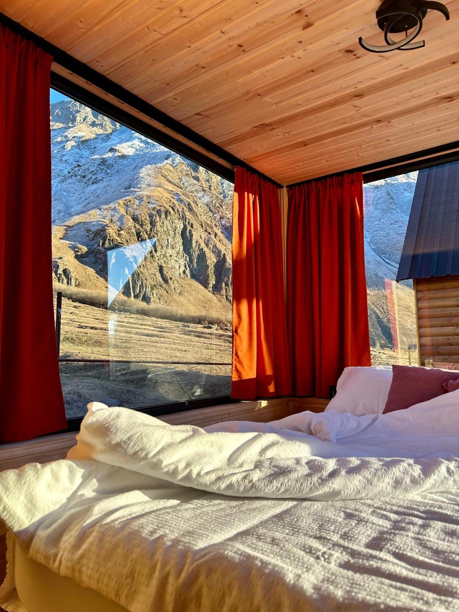 Kazbegi Inn Cottages Esterno foto