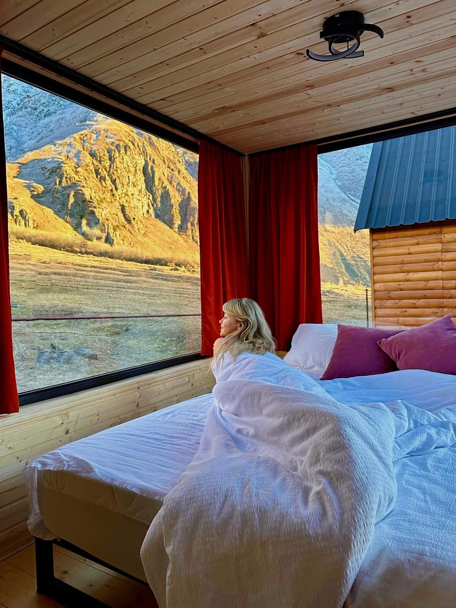 Kazbegi Inn Cottages Esterno foto