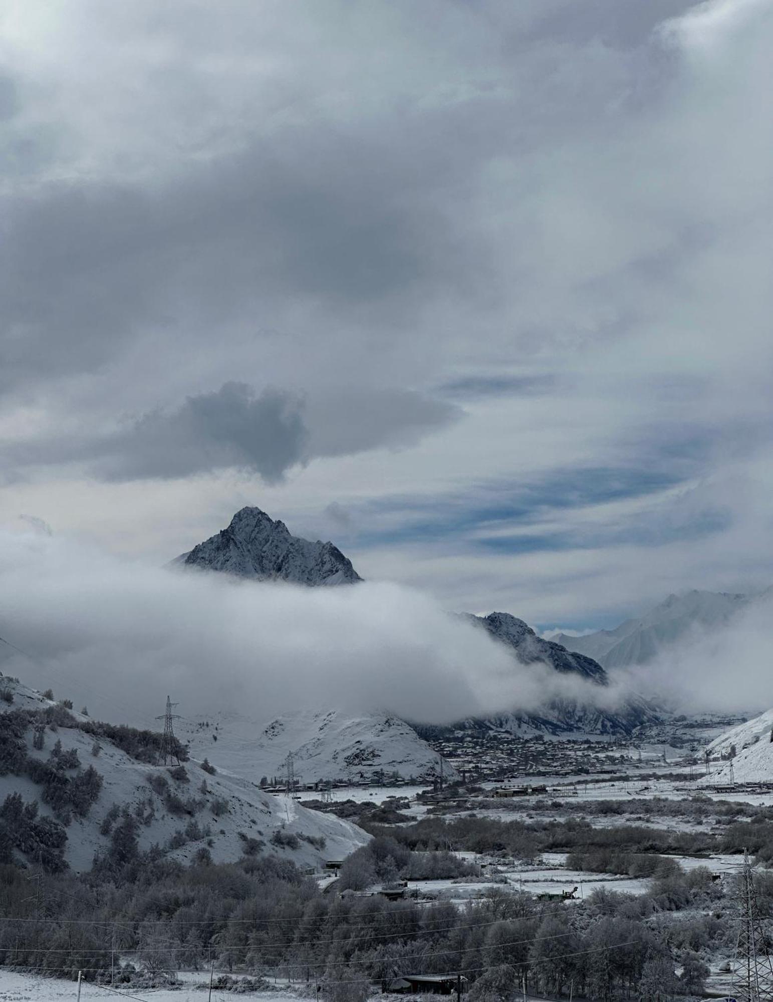 Kazbegi Inn Cottages Esterno foto