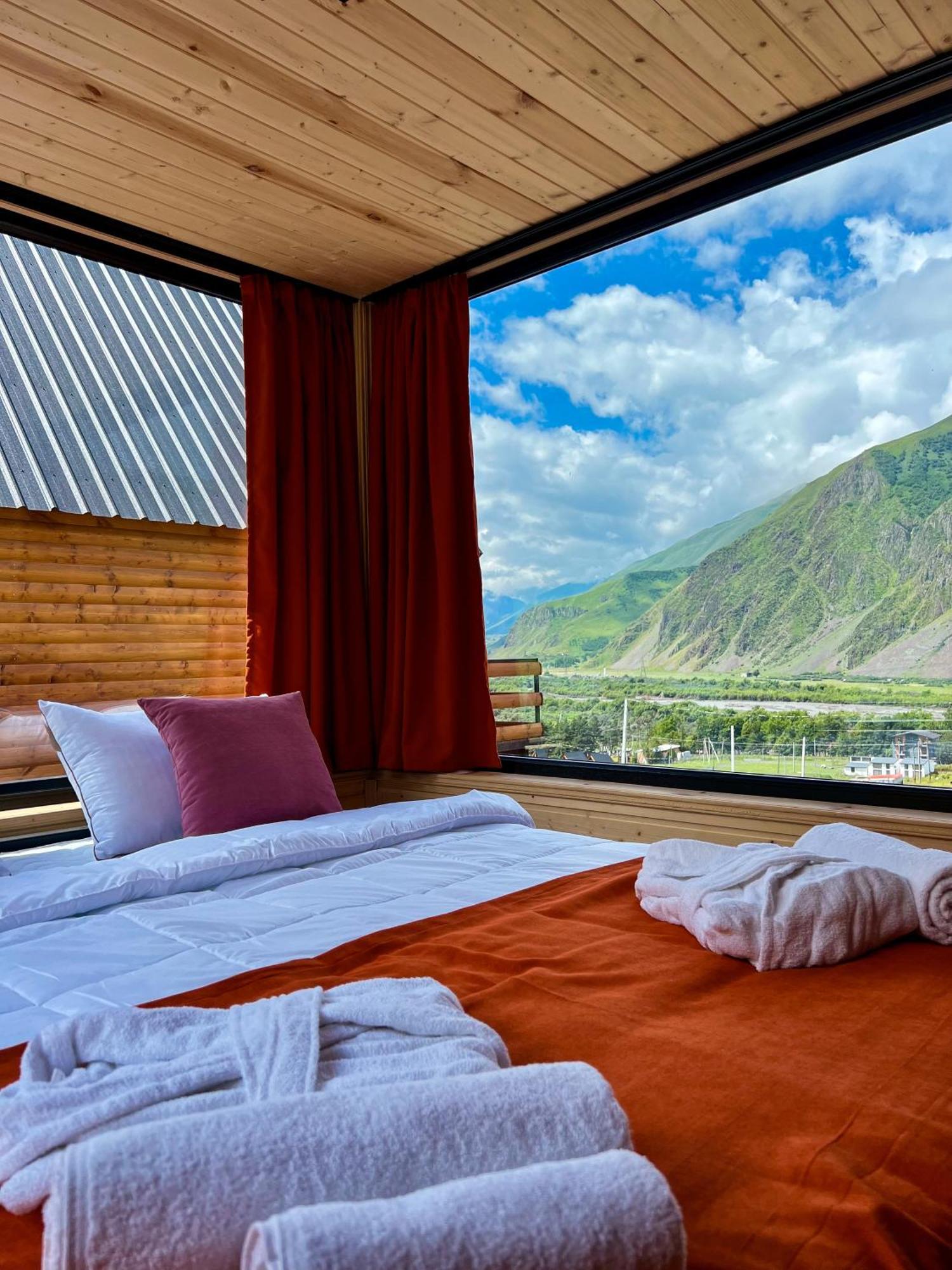 Kazbegi Inn Cottages Esterno foto