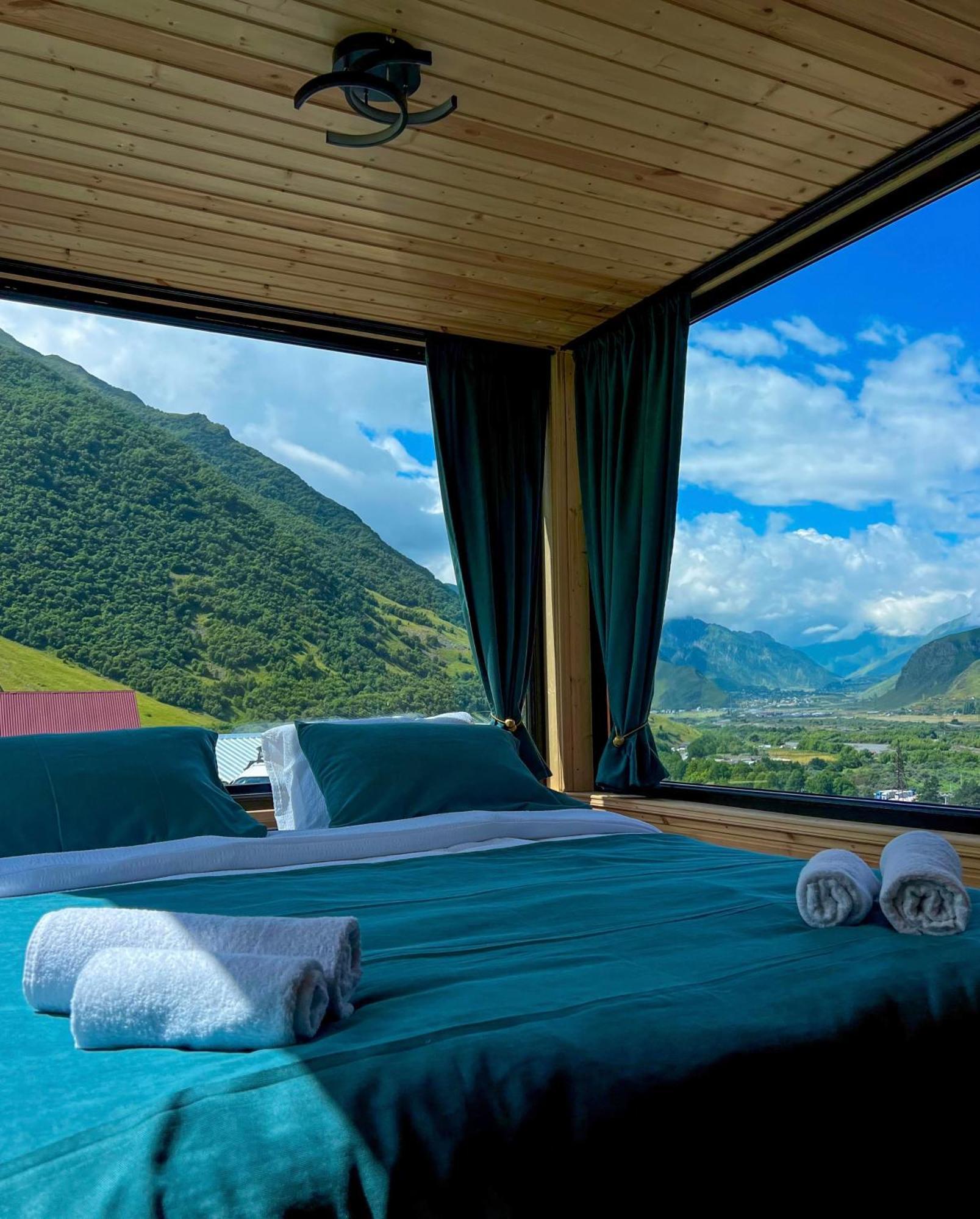 Kazbegi Inn Cottages Esterno foto