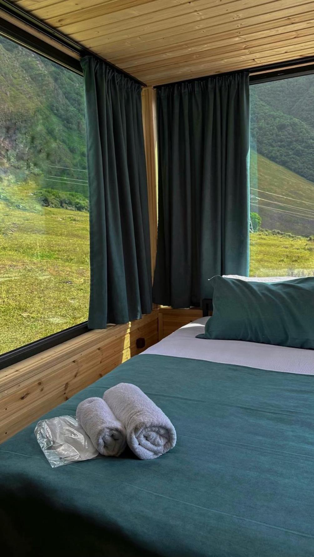 Kazbegi Inn Cottages Esterno foto