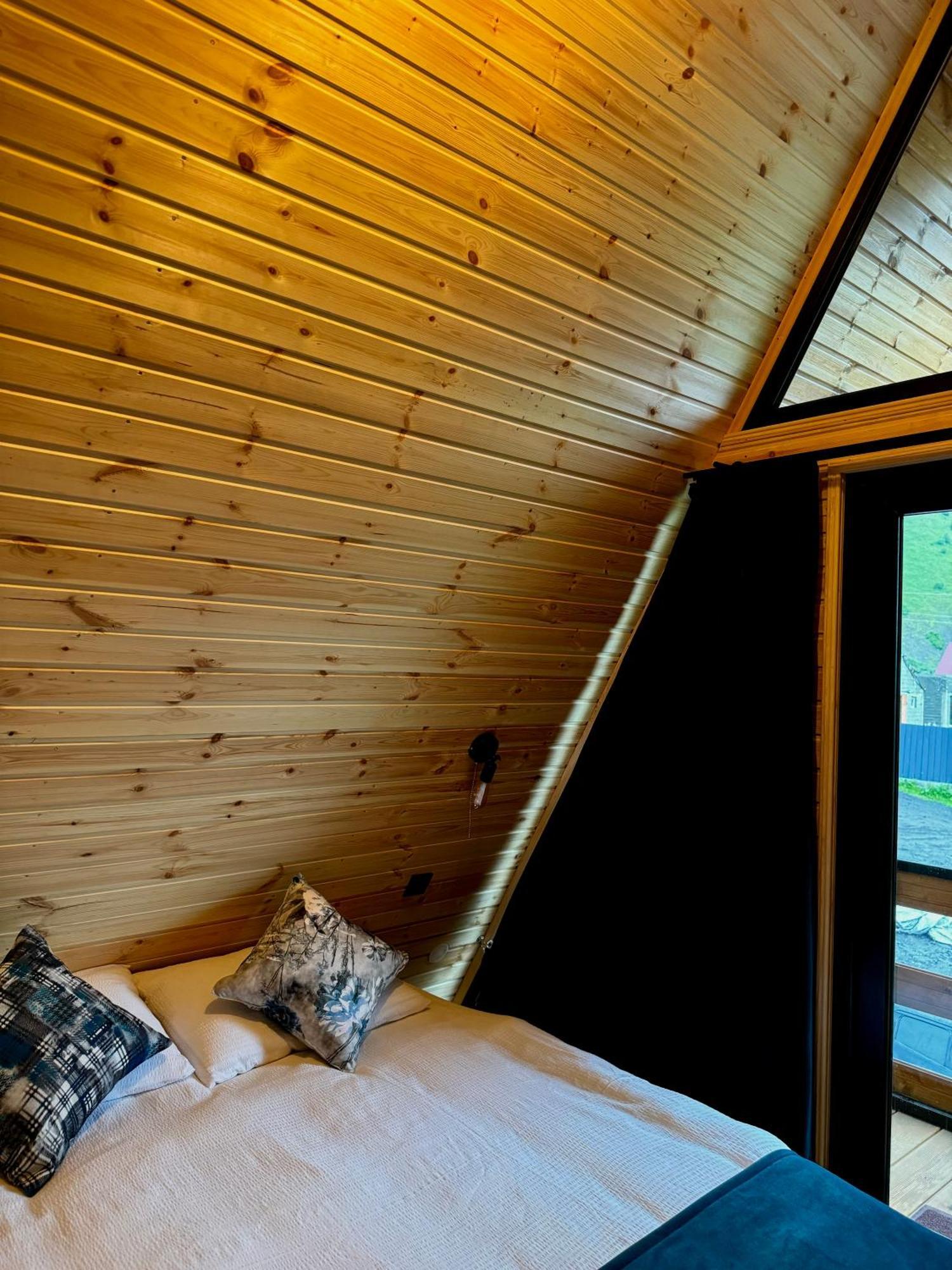 Kazbegi Inn Cottages Esterno foto