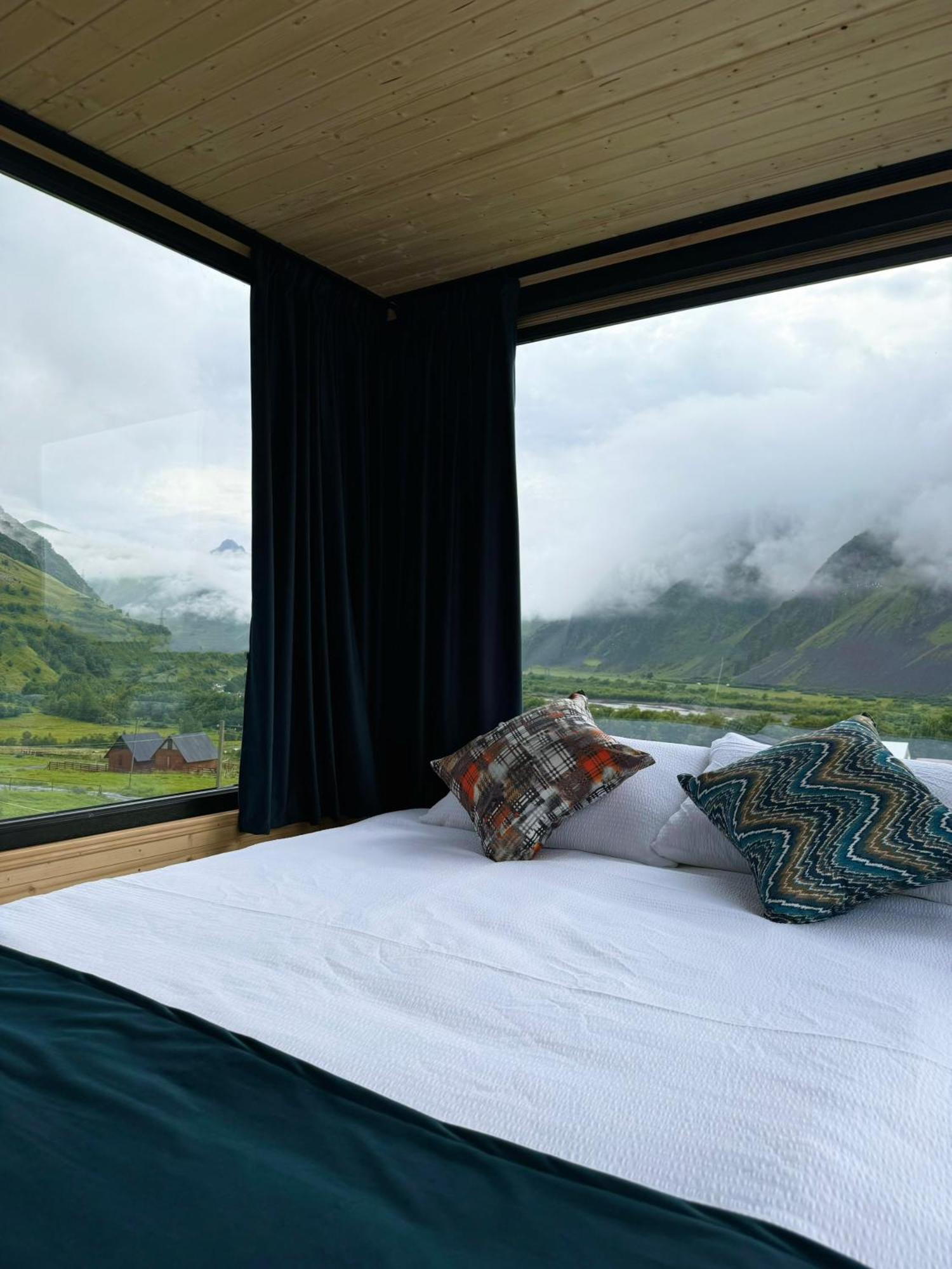 Kazbegi Inn Cottages Esterno foto