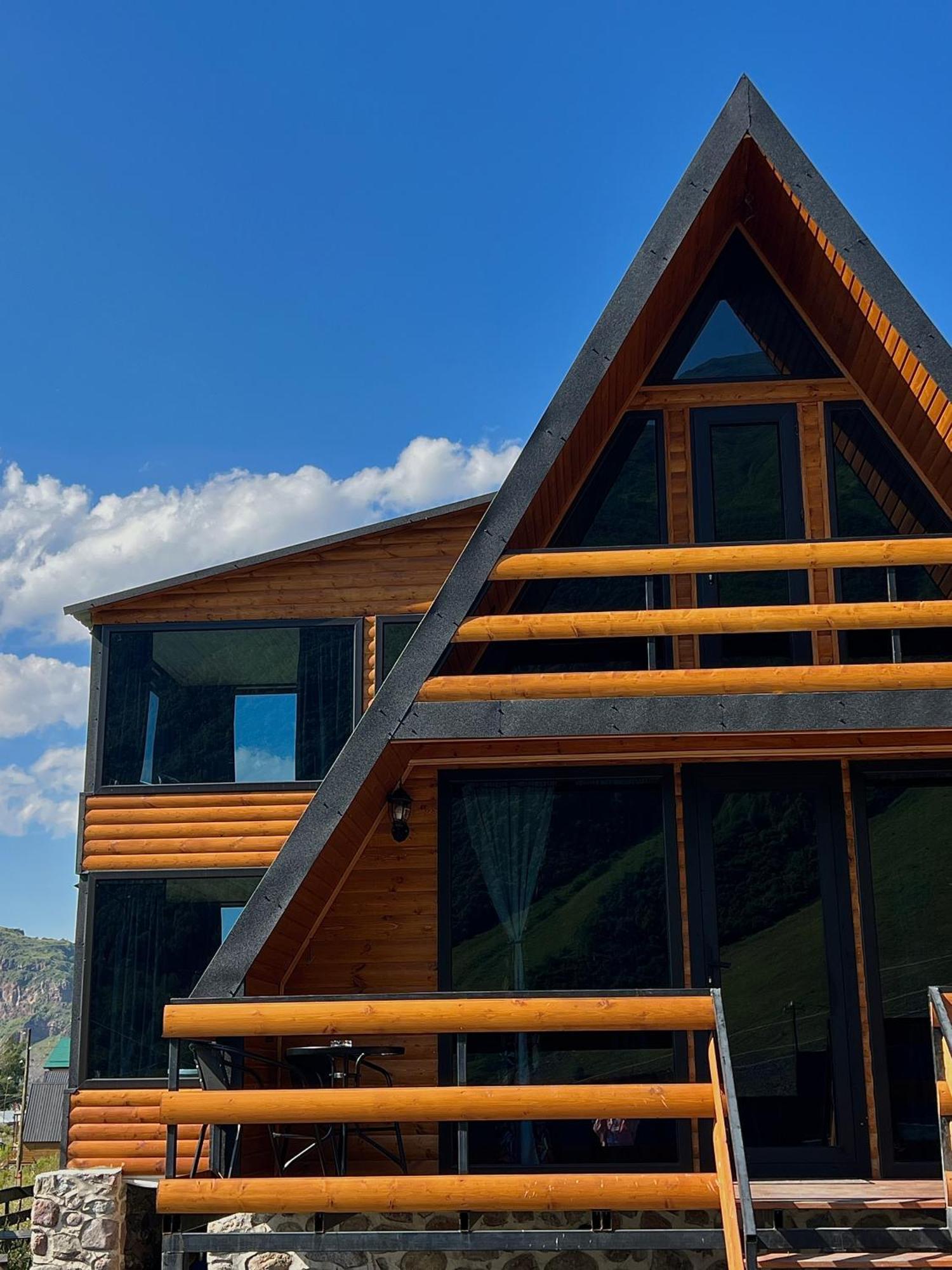 Kazbegi Inn Cottages Esterno foto