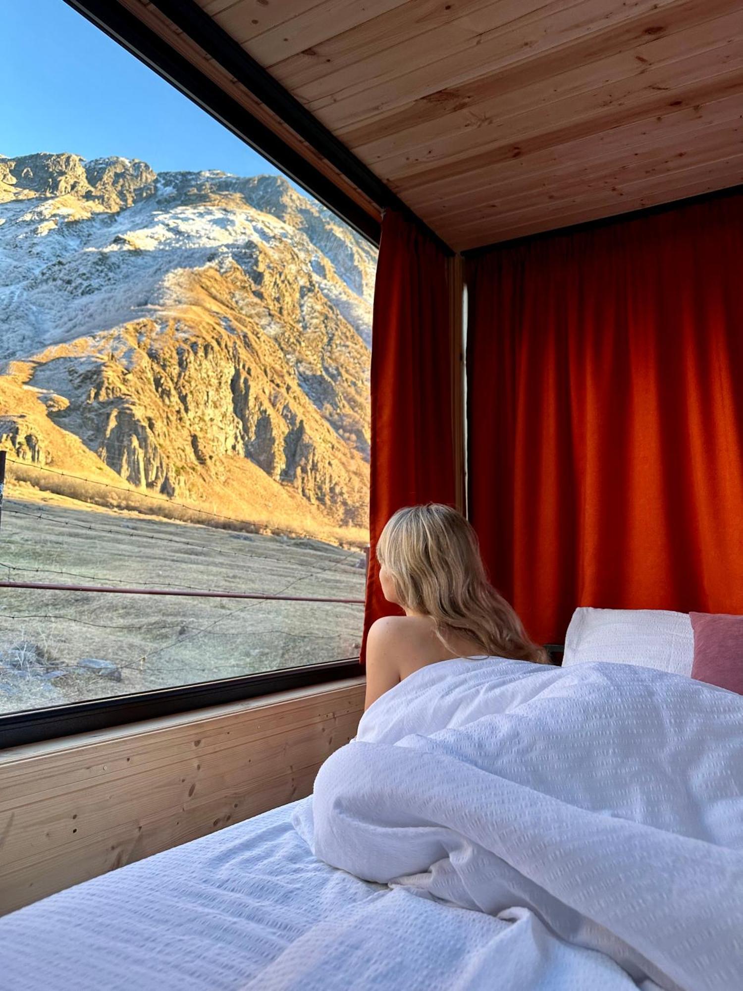 Kazbegi Inn Cottages Esterno foto