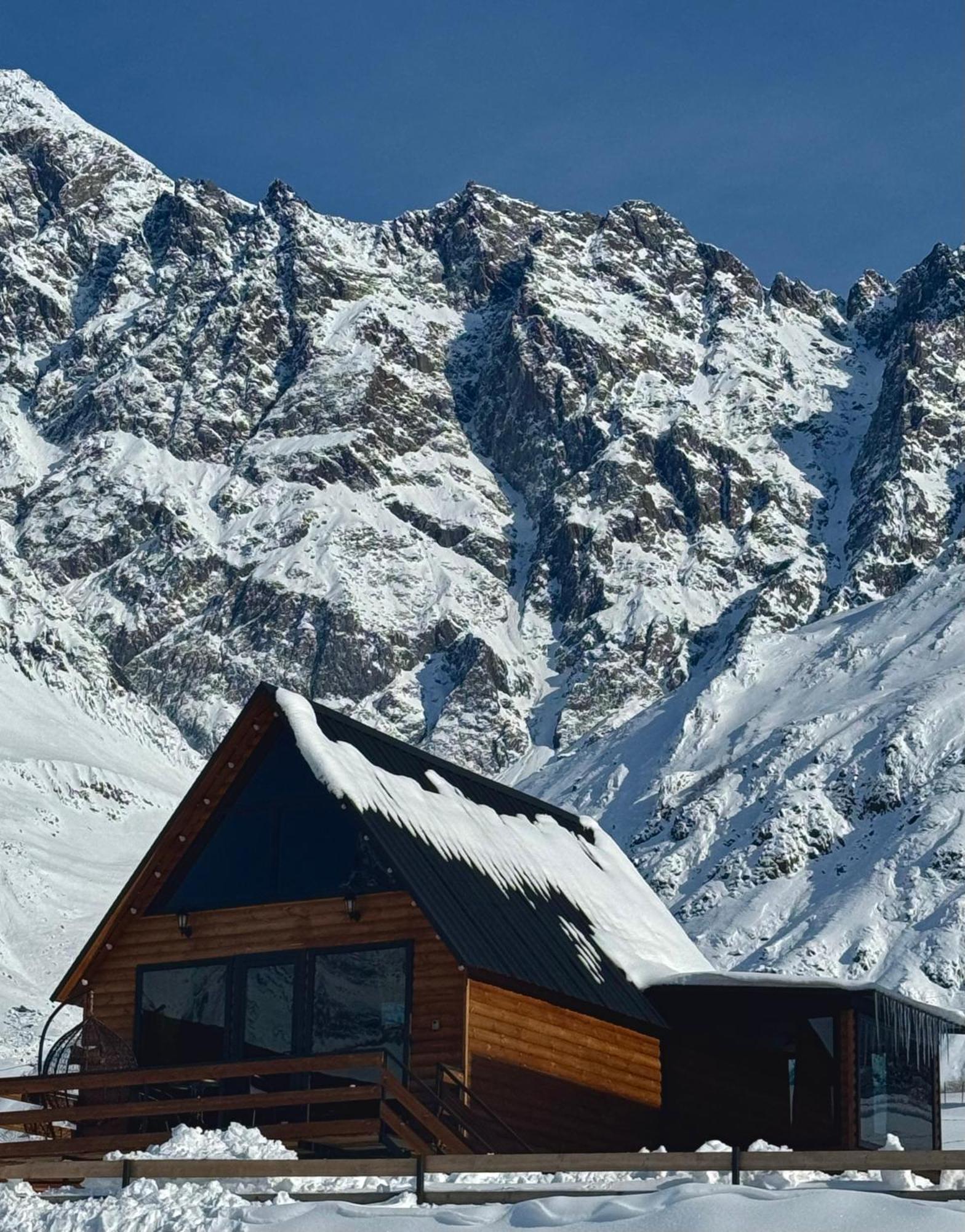 Kazbegi Inn Cottages Esterno foto