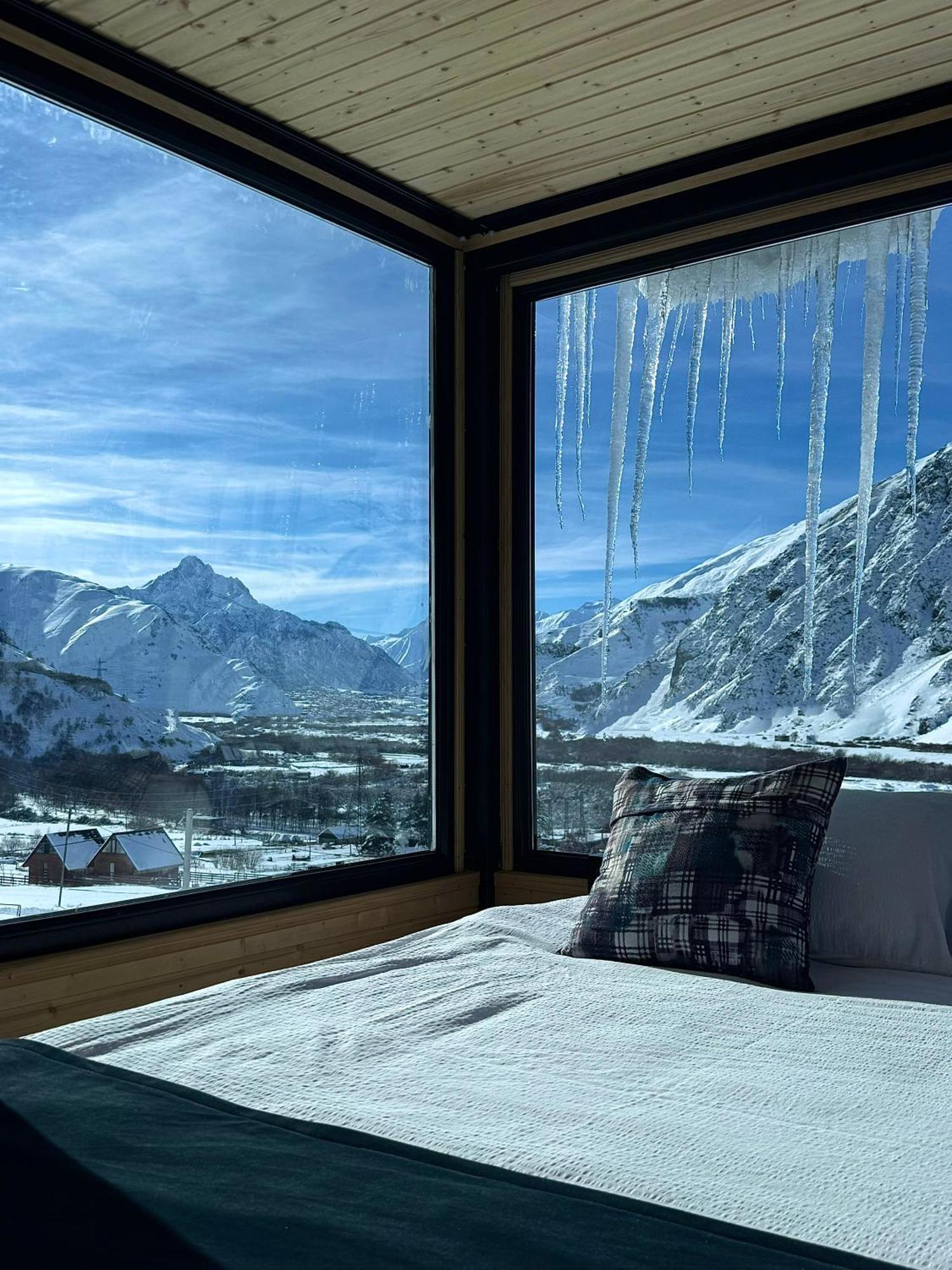 Kazbegi Inn Cottages Esterno foto