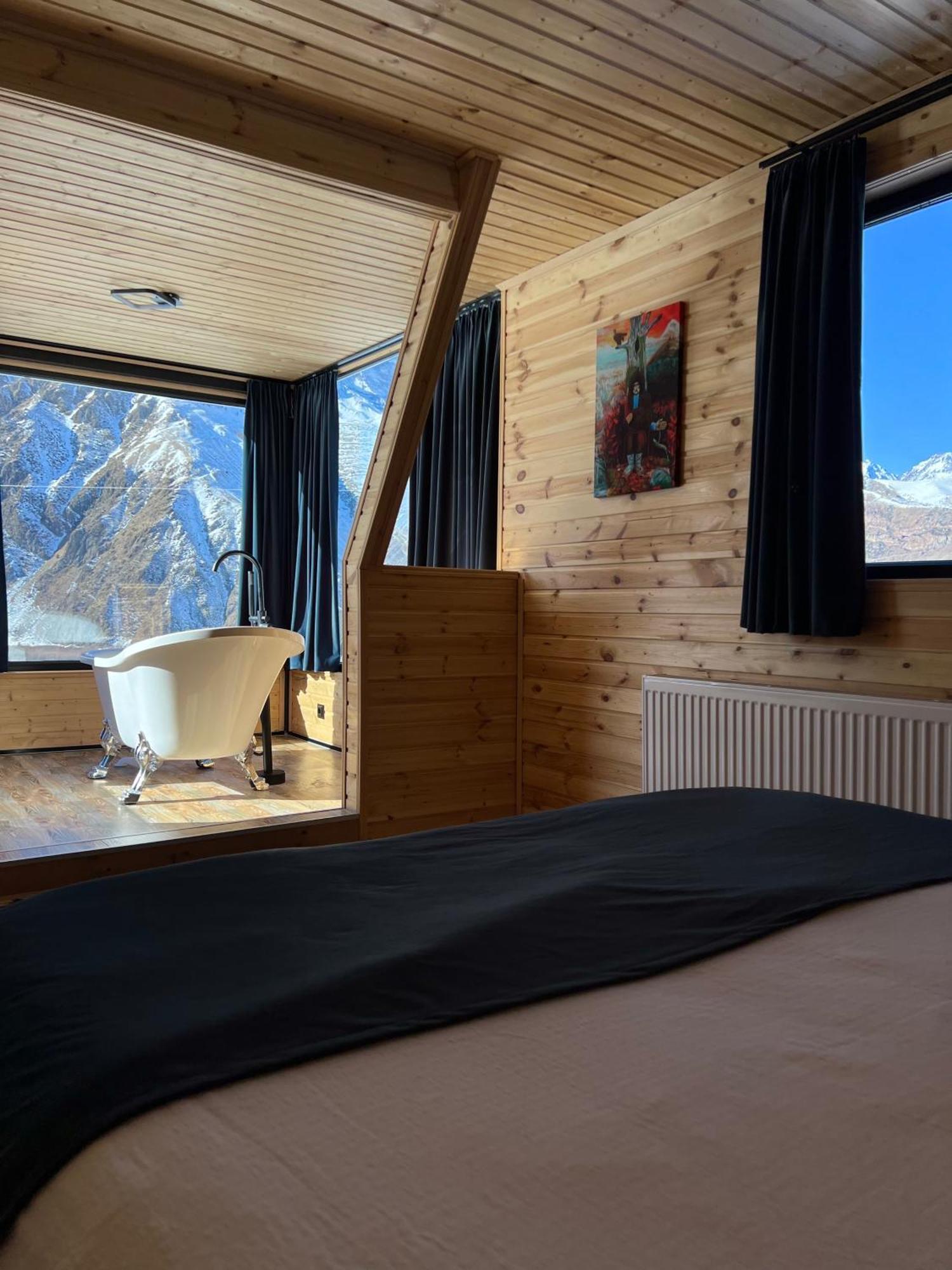 Kazbegi Inn Cottages Esterno foto